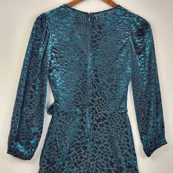 Calvin Klein Burnout Velvet Wrap Dress Women’s SZ 2 Dark Green Animal Print - Picture 9 of 16